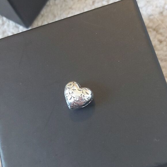 925 Sterling Silver Heart Charm - Picture 2 of 6